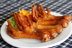 Nguy co co the bi ngo doc khi an chan ga tam hoa chat 