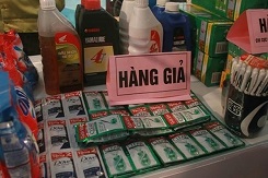 Cac doanh nghiep chan chinh phai tu cuu minh truoc van nan hang gia hang nhai 