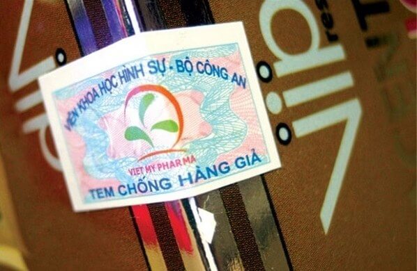 Luu-y-va-canh-giac-voi-loi-moi-chao-dich-vu-tem-chong-gia-gan-mac-bo-cong-an