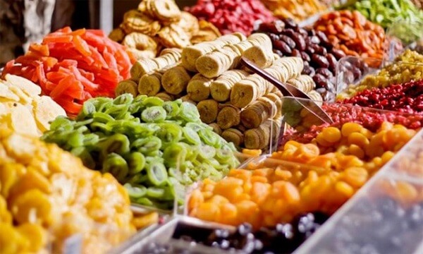 Ngap-tran-cac-sap-hang-ban-hoa-qua-say-khong-nhan-mac