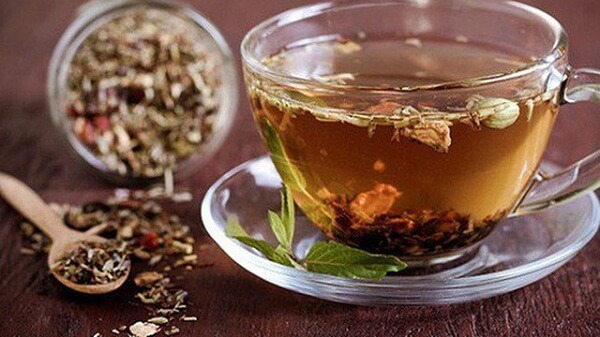 Ngoai-tac-dung-giai-nhiet-thi-tra-thao-duoc-cung-duoc-su-dung-kem-voi-banh-trung-thu