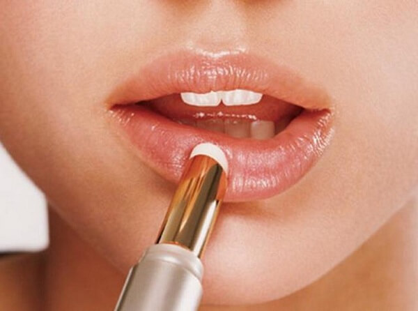 Su-dung-son-duong-se-it-doc-to-hon-son-co-mau