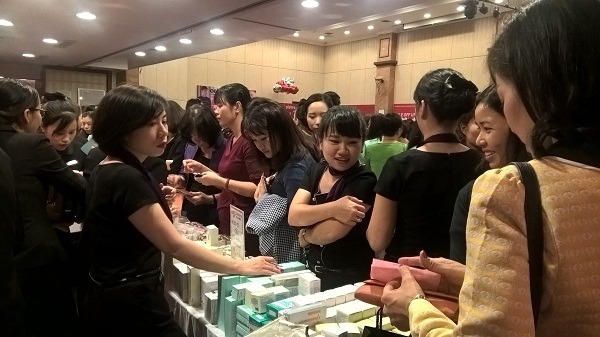 Thị trường Mỹ phẩm tại Việt Nam - sân chơi “loạn” nhất mọi thời đại Thị trường Mỹ phẩm tại Việt Nam - sân chơi “loạn” nhất mọi thời đại