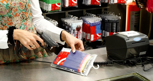 Mã vạch là công cụ đắc lực cho khâu tính toán tại trung tâm siêu thị lớn