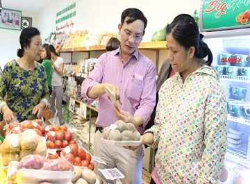 Nguoi tieu dung duoc gi khi mua san pham duoc ap dung dich vu truy xuat thong tin?